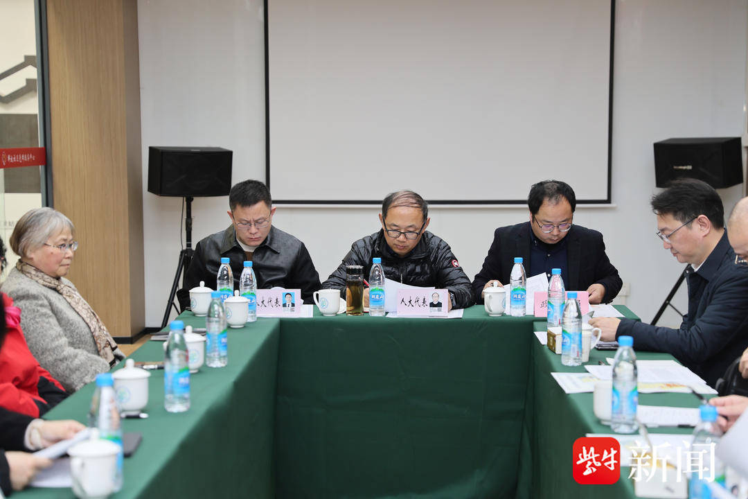 主動為社區(qū)安裝監(jiān)控<strong></p>
<p>監(jiān)控安裝
</strong>，“惠民交投”彰顯國企擔(dān)當(dāng):監(jiān)控安裝

